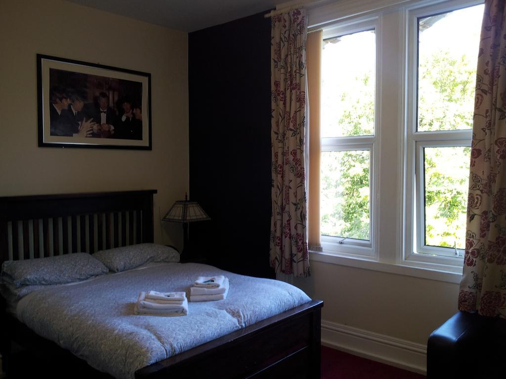 Stanley Park Hotel Liverpool Room photo